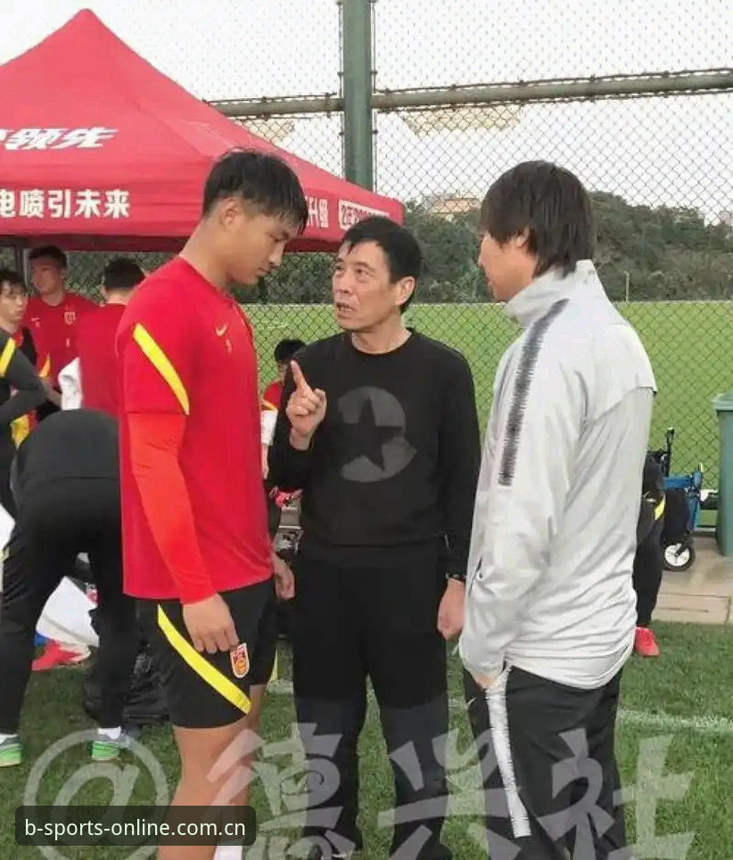 B体育登录入口 深度评测:足协第三批禁足名单发布,B体育平台见证中国足球反腐风暴